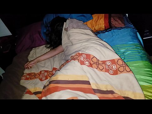 ❤️ Stepson berating sua jovem madrasta enquanto ela dorme. ☑ Porno real em porno pt-br.xxxomg.ru
